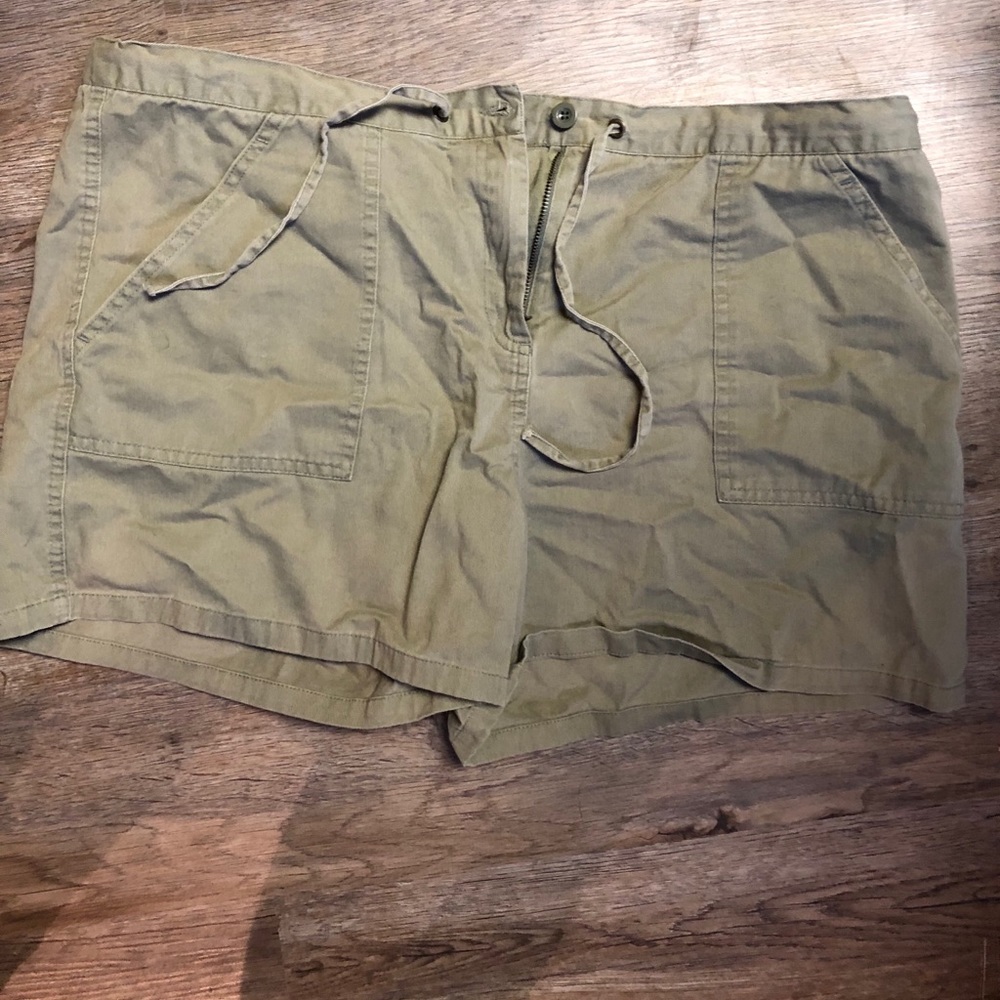 Maternity shorts
